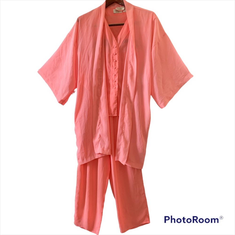 Victoria’s Secret Gold Label 3 piece pajama set size Medium  peach/orang…